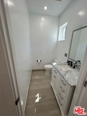Bathroom, Interior, Recessed Lighting, Wood Texture Flooring
