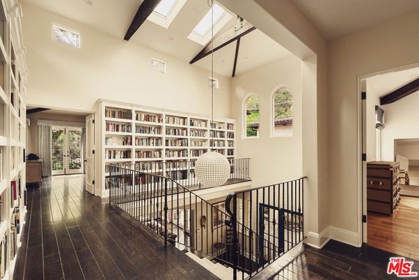 Interior, Recessed Lighting, Wooden Beams, Wood Texture Flooring