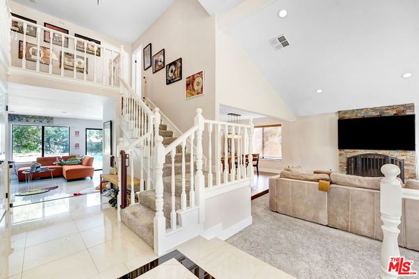 Fireplace, Interior, Living room, Recessed Lighting