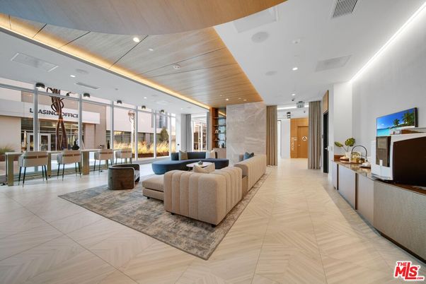 Dining room, Interior, Living room, Pendant Lights, Recessed Lighting