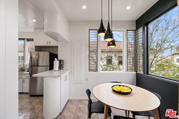 Dining room, Interior, Kitchen, Pendant Lights, Recessed Lighting, Stainless Steel Appliances
