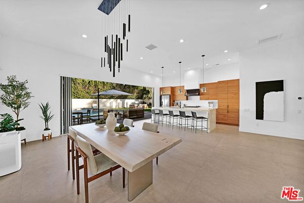 Dining room, Interior, Kitchen, Pendant Lights, Recessed Lighting, Stainless Steel Appliances