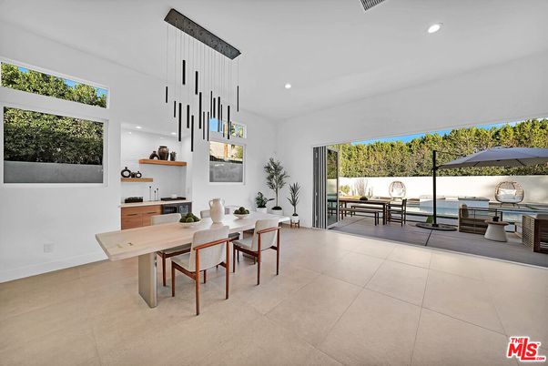 Dining room, Interior, Pendant Lights, Recessed Lighting