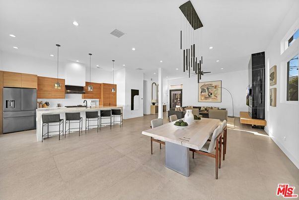 Dining room, Interior, Kitchen, Living room, Pendant Lights, Recessed Lighting, Stainless Steel Appliances