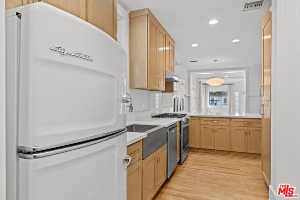 Interior, Kitchen, Pendant Lights, Recessed Lighting, Wood Texture Flooring