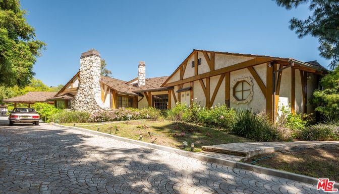 Backyard, Exterior, Facade, Tudor Revival