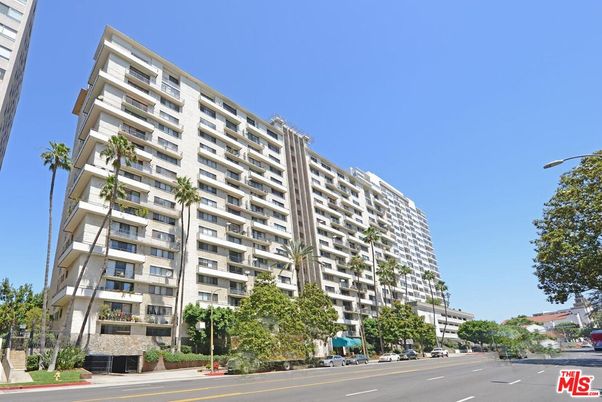 Exterior, Facade, Condo Building
