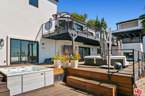 Exterior, Hot Tub