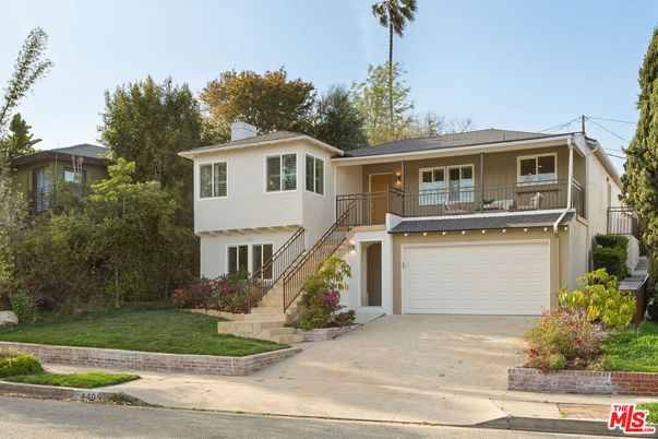 Attached, Exterior, Facade, Split Level