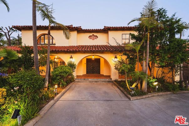 Exterior, Facade, Spanish Mediterranean