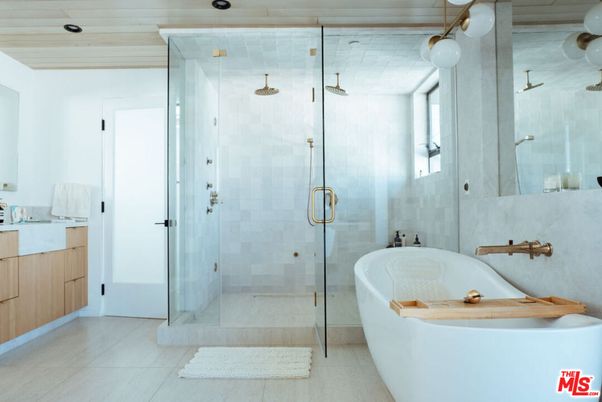 Bathroom, Free Standing Baths, Glass Shower, Interior, Recessed Lighting