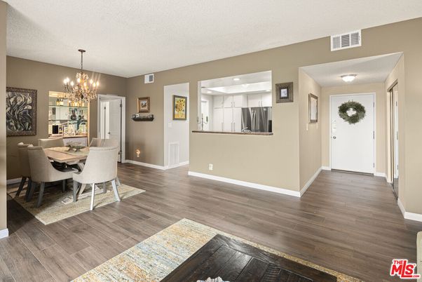 Chandelier, Dining room, Interior, Kitchen, Recessed Lighting, Wood Texture Flooring