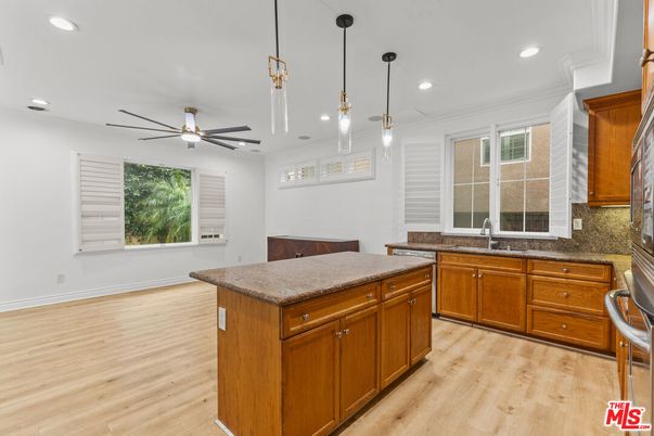 Interior, Pendant Lights, Recessed Lighting, Wood Texture Flooring