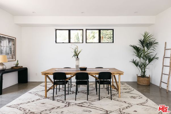 Dining room, Interior, Recessed Lighting