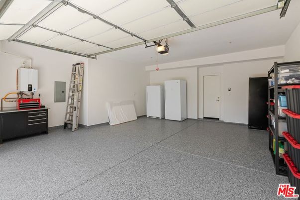 Garage, Interior