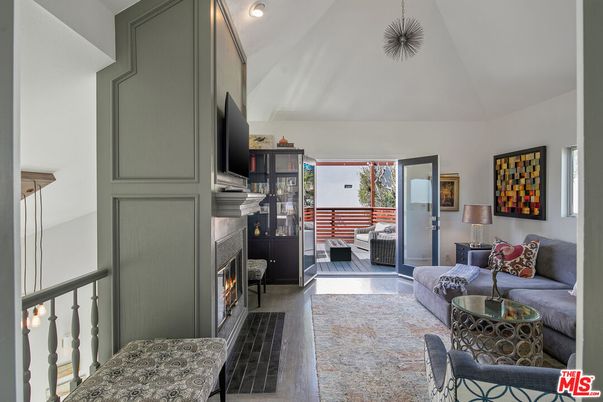 Fireplace, Interior, Living room, Pendant Lights, Recessed Lighting, Wood Texture Flooring