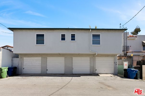 Attached, Exterior, Facade, Raised Ranch