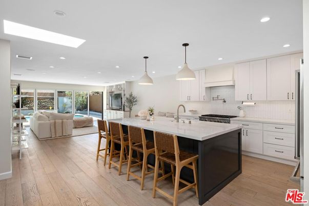 Interior, Kitchen, Living room, Pendant Lights, Recessed Lighting, Wood Texture Flooring