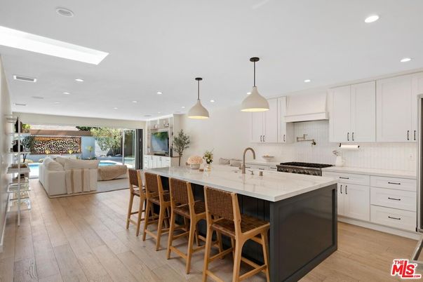Interior, Kitchen, Living room, Pendant Lights, Recessed Lighting, Stainless Steel Appliances, Wood Texture Flooring