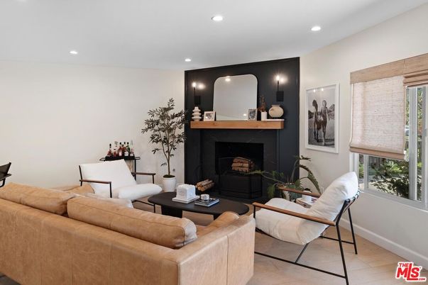Fireplace, Interior, Living room, Recessed Lighting
