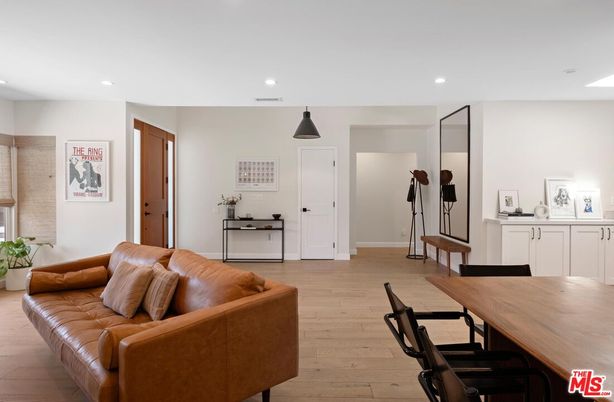 Dining room, Interior, Living room, Pendant Lights, Recessed Lighting, Wood Texture Flooring