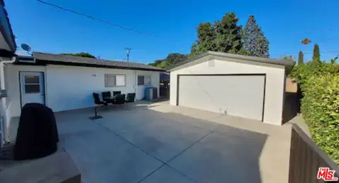 Detached Garage, Exterior