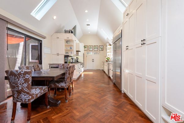 Dining room, Interior, Kitchen, Recessed Lighting, Wood Texture Flooring