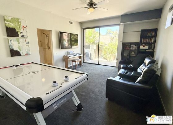 Billiard Table, Game Room, Interior