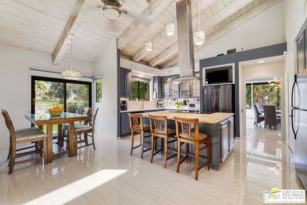 Dining room, Interior, Kitchen, Pendant Lights, Recessed Lighting, Wooden Beams, Wooden Ceilings