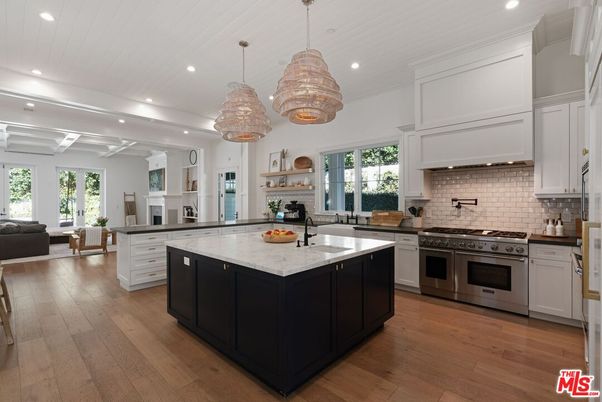 Interior, Kitchen, Living room, Pendant Lights, Recessed Lighting, Stainless Steel Appliances, Wood Texture Flooring