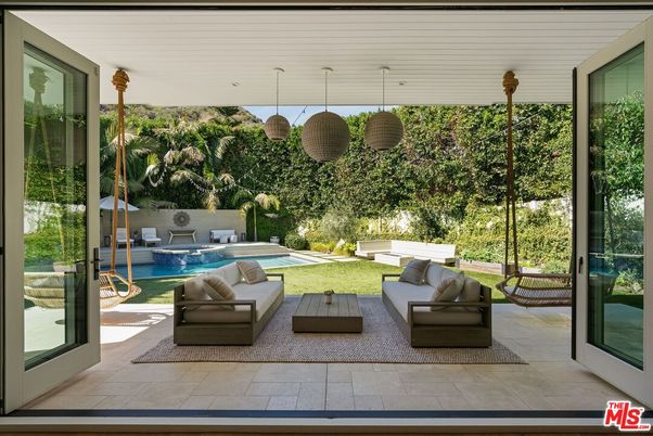 Exterior, Pendant Lights, Pool