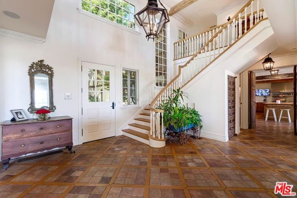 Interior, Pendant Lights, Wooden Beams