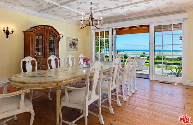 Chandelier, Dining room, Interior, Water, Wood Texture Flooring