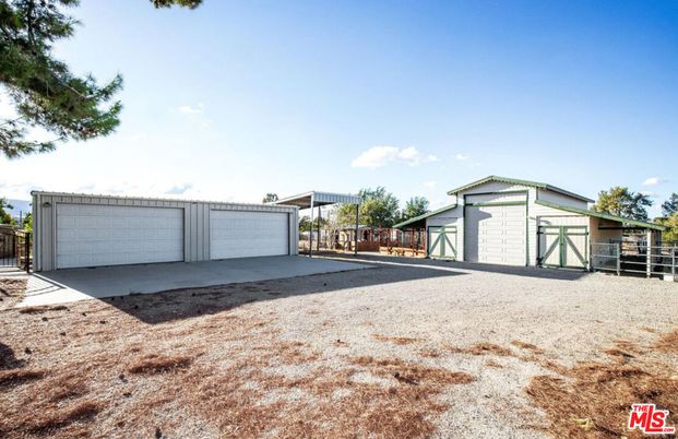 Backyard, Detached Garage, Exterior