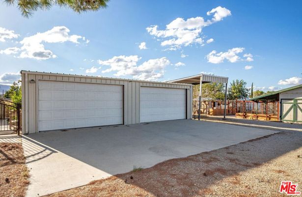 Detached Garage, Exterior