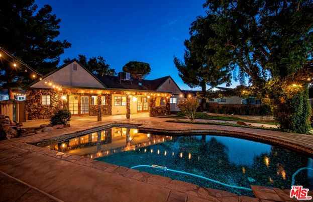 Backyard, Exterior, Pool