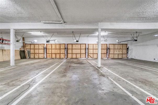 Garage, Interior