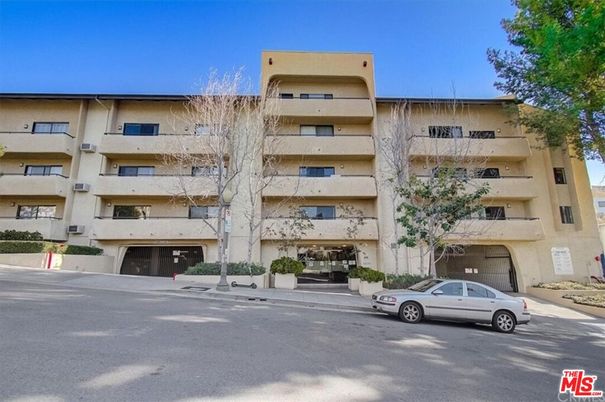 Exterior, Facade, Condo Building
