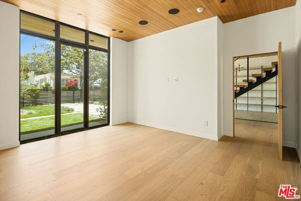 Empty room, Interior, Recessed Lighting, Wooden Ceilings, Wood Texture Flooring