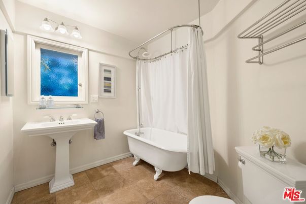 Bathroom, Free Standing Baths, Interior
