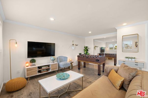 Game Room, Interior, Living room, Recessed Lighting, Wood Texture Flooring