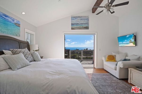 Bedroom, Interior, Recessed Lighting, Water, Wood Texture Flooring