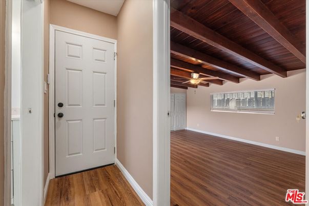 Empty room, Interior, Wooden Beams, Wooden Ceilings, Wood Texture Flooring