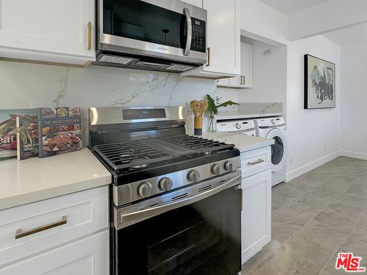 Interior, Kitchen, Utility Closets, Washer