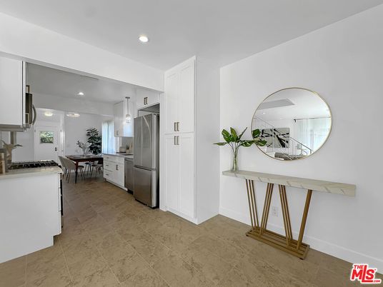 Dining room, Interior, Kitchen, Pendant Lights, Recessed Lighting, Stainless Steel Appliances