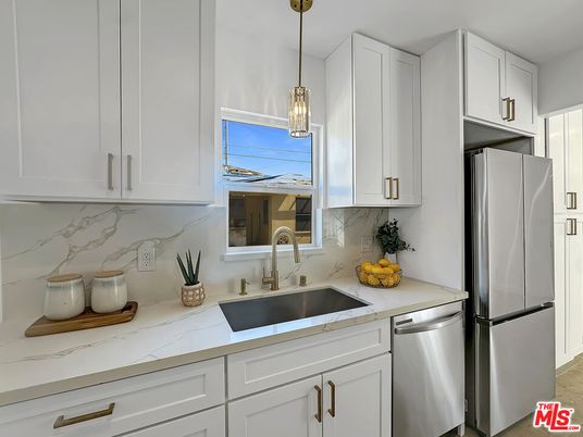 Interior, Kitchen, Pendant Lights, Stainless Steel Appliances