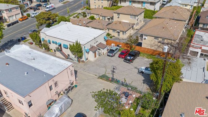 Exterior, Drone