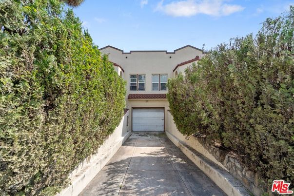 Attached, Exterior, Facade, Spanish Mediterranean