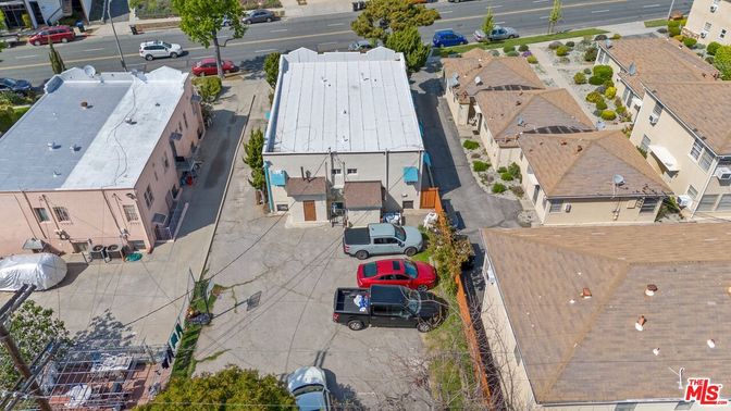 Exterior, Drone