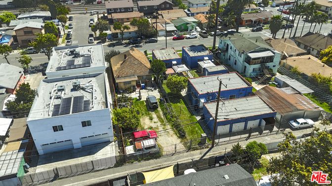 Exterior, Drone